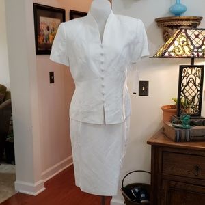 Donna Morgan White Two-Piece Skirt Suit